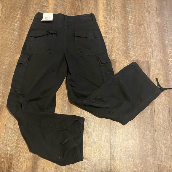 NWT BDG Urban Outfitters Black Cargo Pants Size 29W 32L - Picture 9 of 10